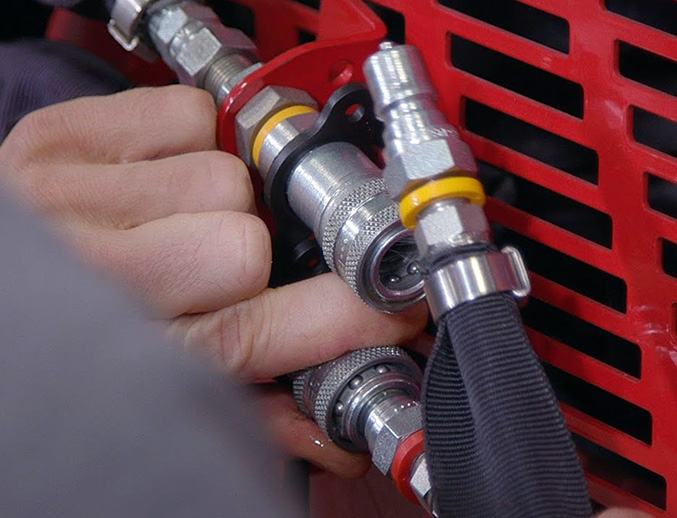 How to properly connect to a hydraulic hose