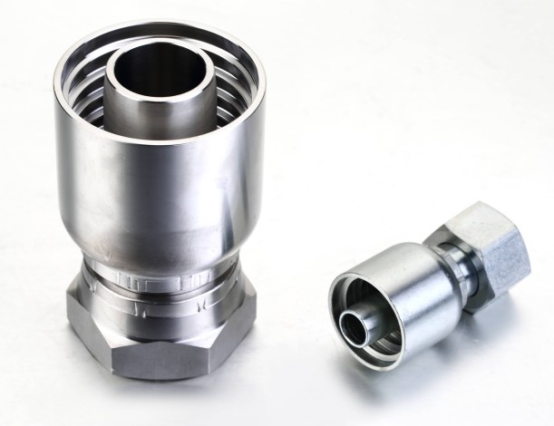Fitsch heavy-duty stainless steel one-piece crimped hose fittings with permanently attached integrated ferrules, engineered for leak-free, high-pressure assembly on braided and spiral hydraulic hoses in industrial fluid systems.