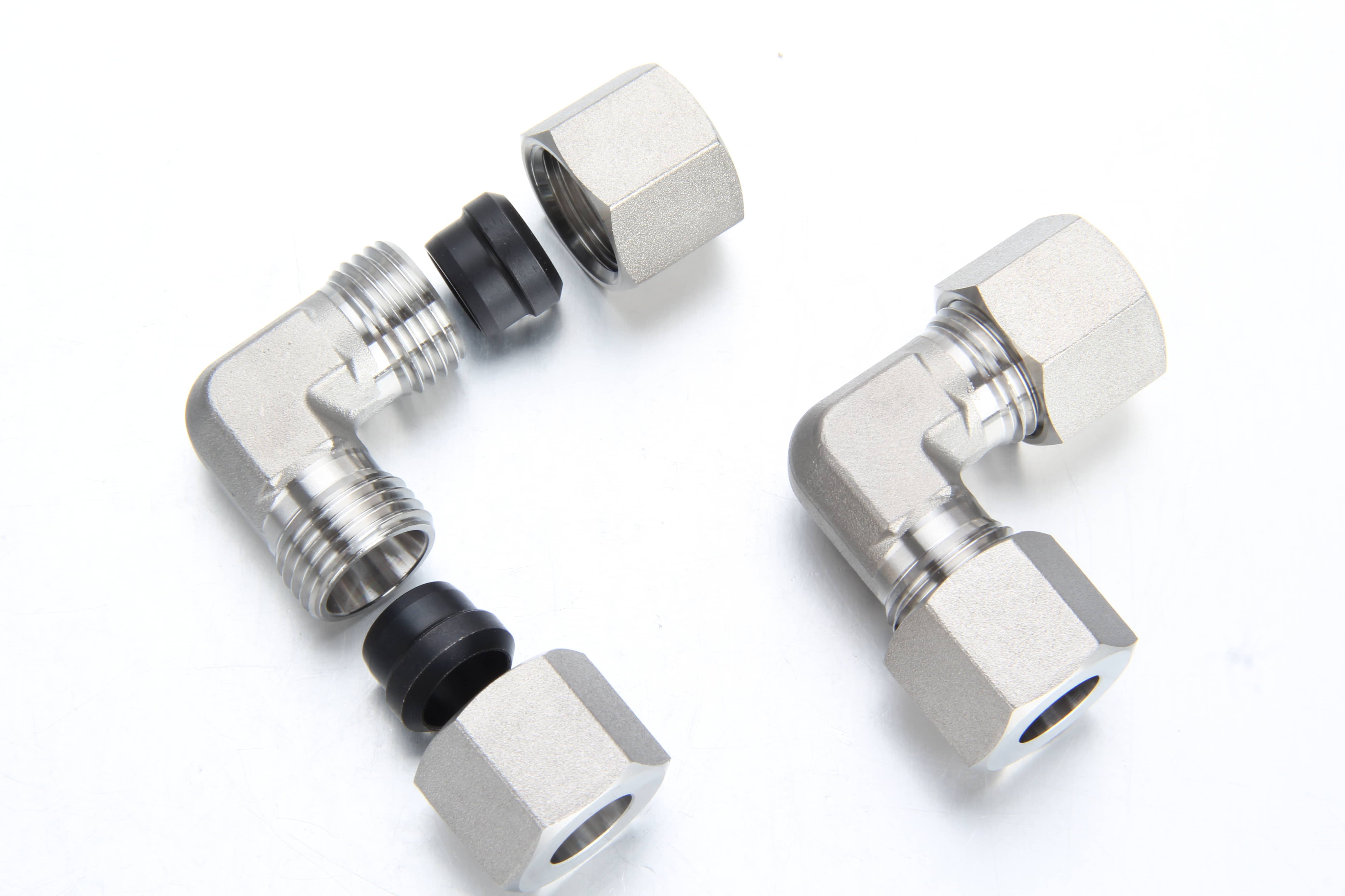 High pressure stainless steel 90 degree elbow cutting ring fitting designed to DIN 2353 and ISO 8434-1 progressive bite standards by Fitsch.