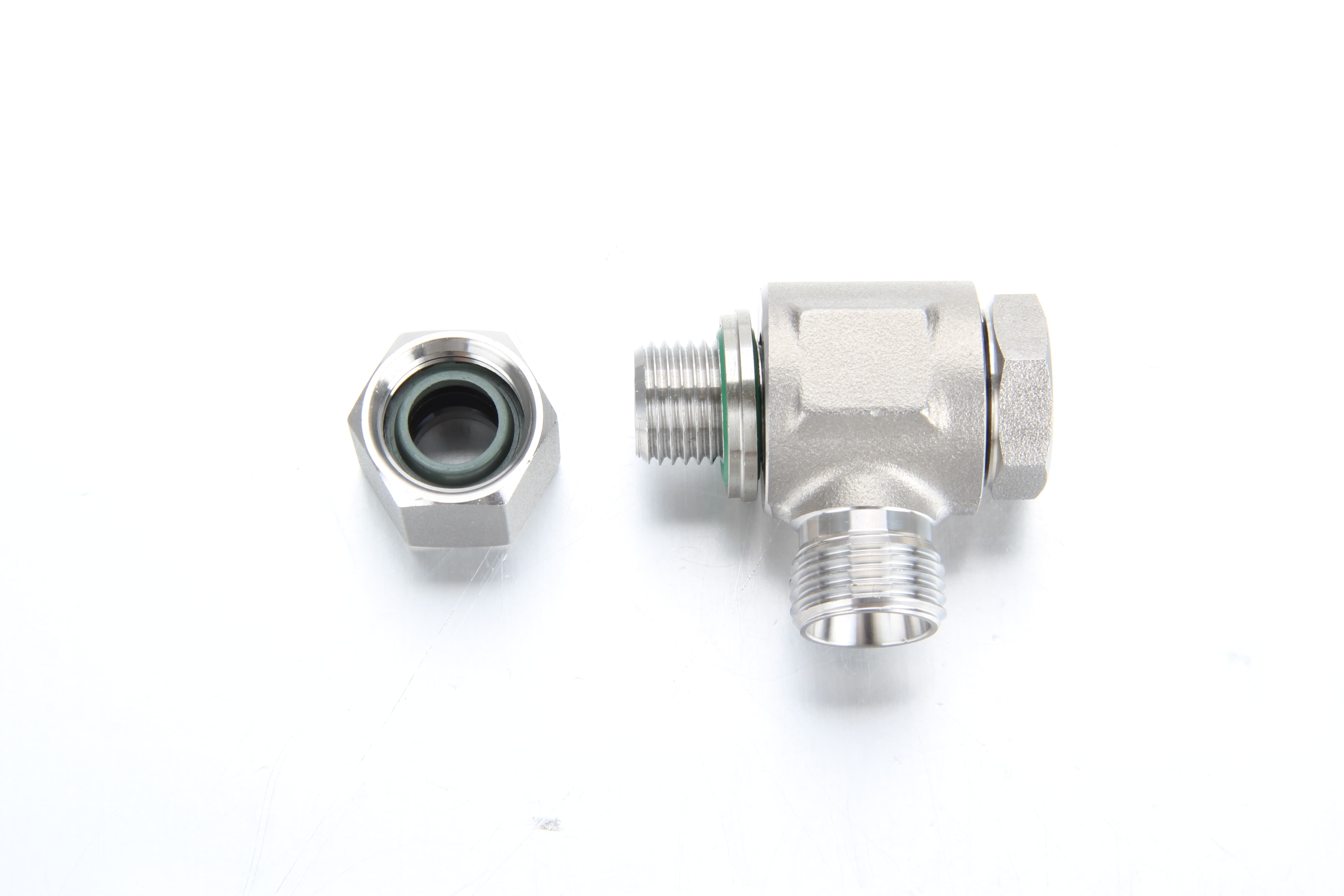 High pressure stainless steel metric banjo bolt and body fluid connector