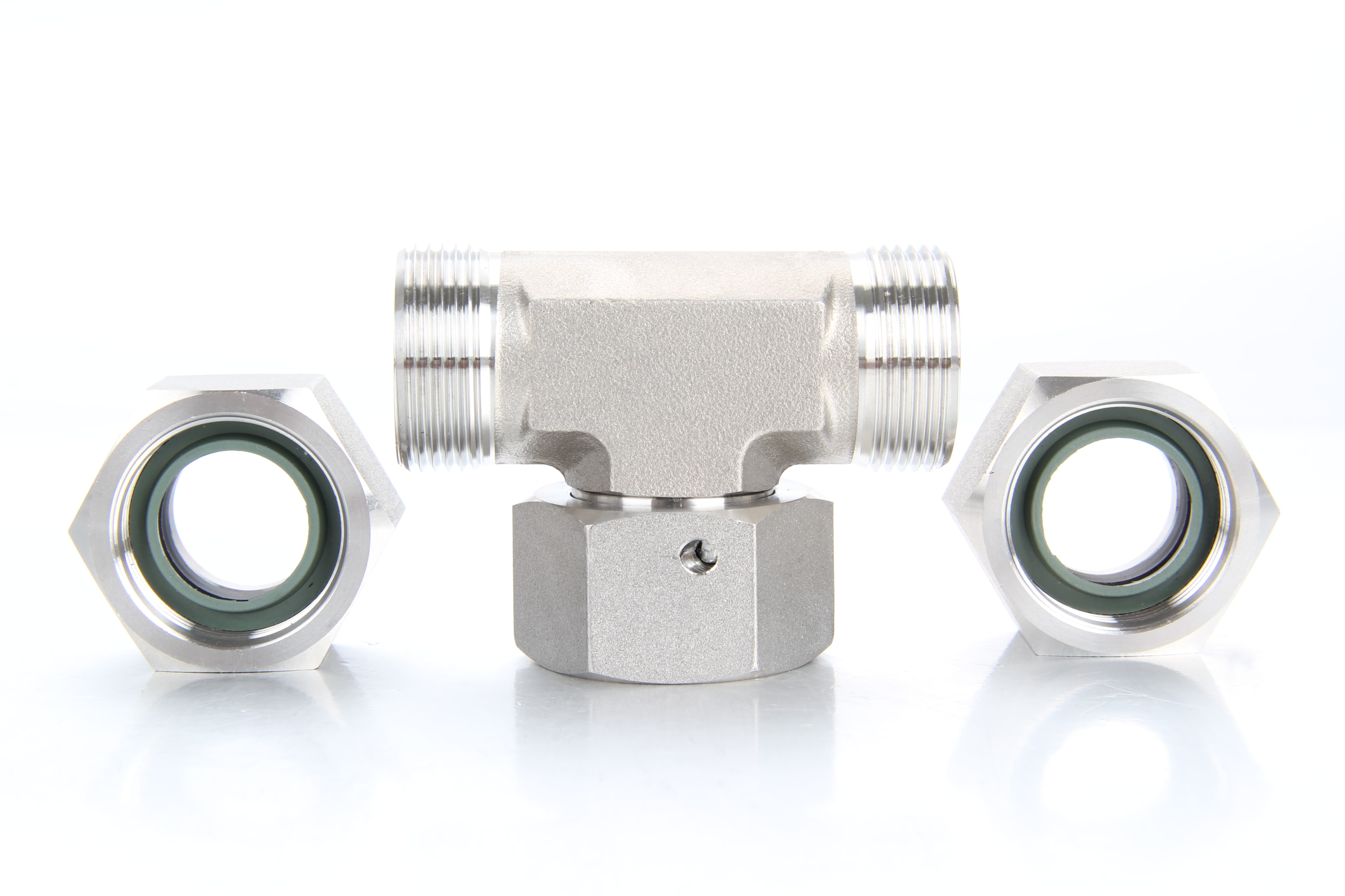 Close-up of the stainless steel mechanical biting ring paired with its factory-preassembled rubber profile seal.