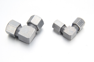 Premium 24 degree cone tube fittings elbow union connecting two identical diameter metric tubes at a 90-degree angle.