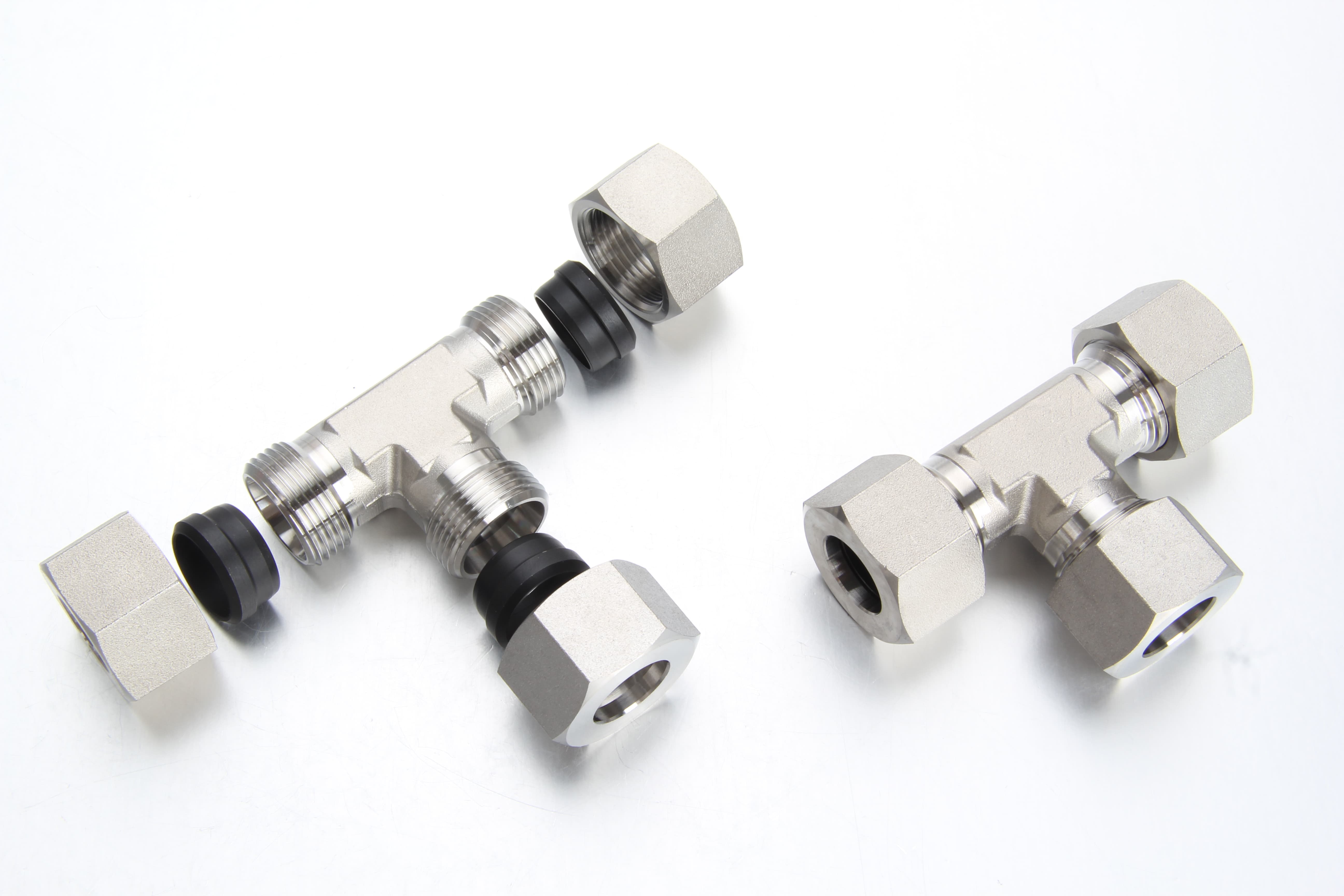 Sizing chart snippet for ISO 8434-1 and DIN 2353 non-soldering compression fittings covering tube outside diameters from 4mm to 42mm.