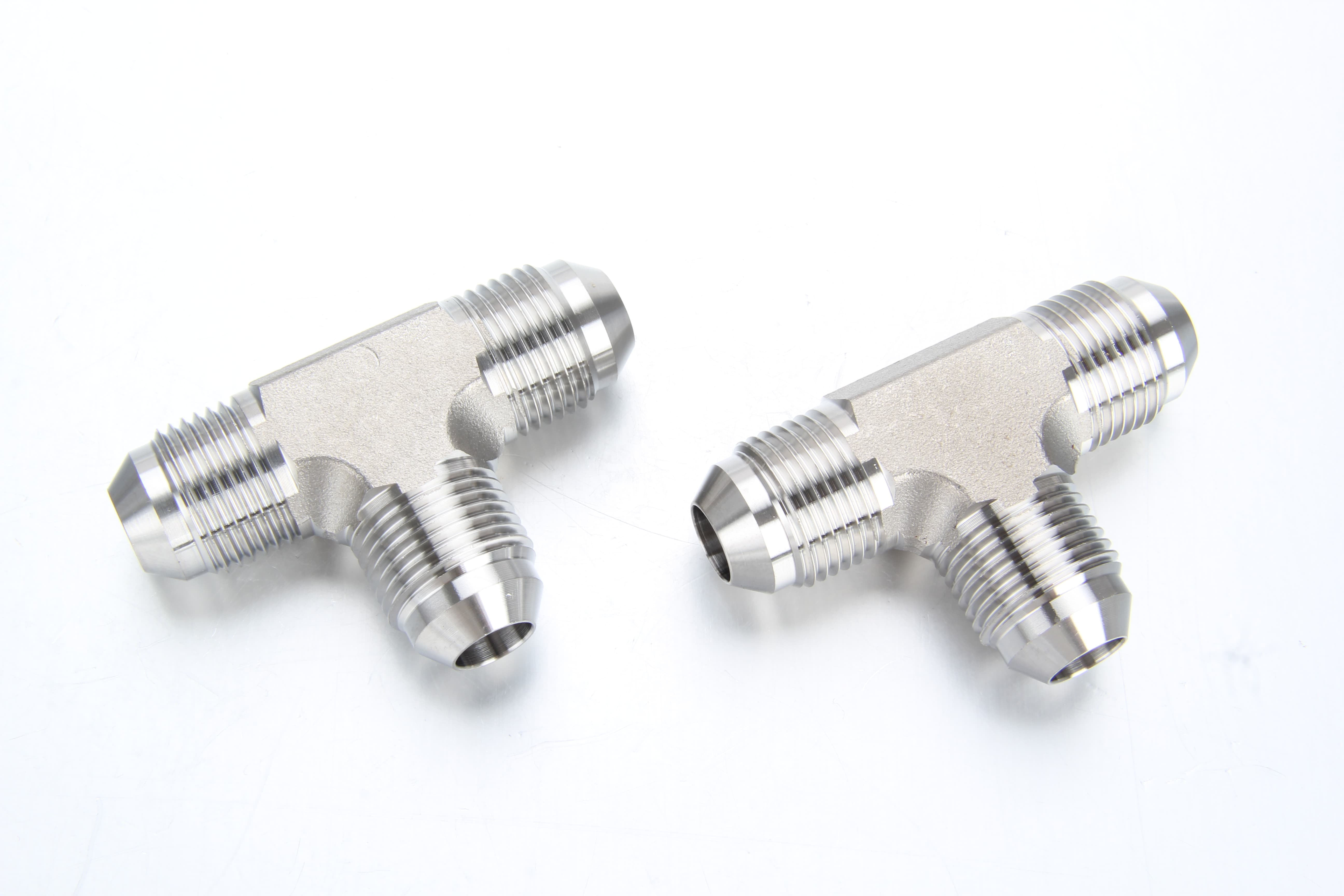 High-pressure stainless steel JIC 37 degree flare triple union tee