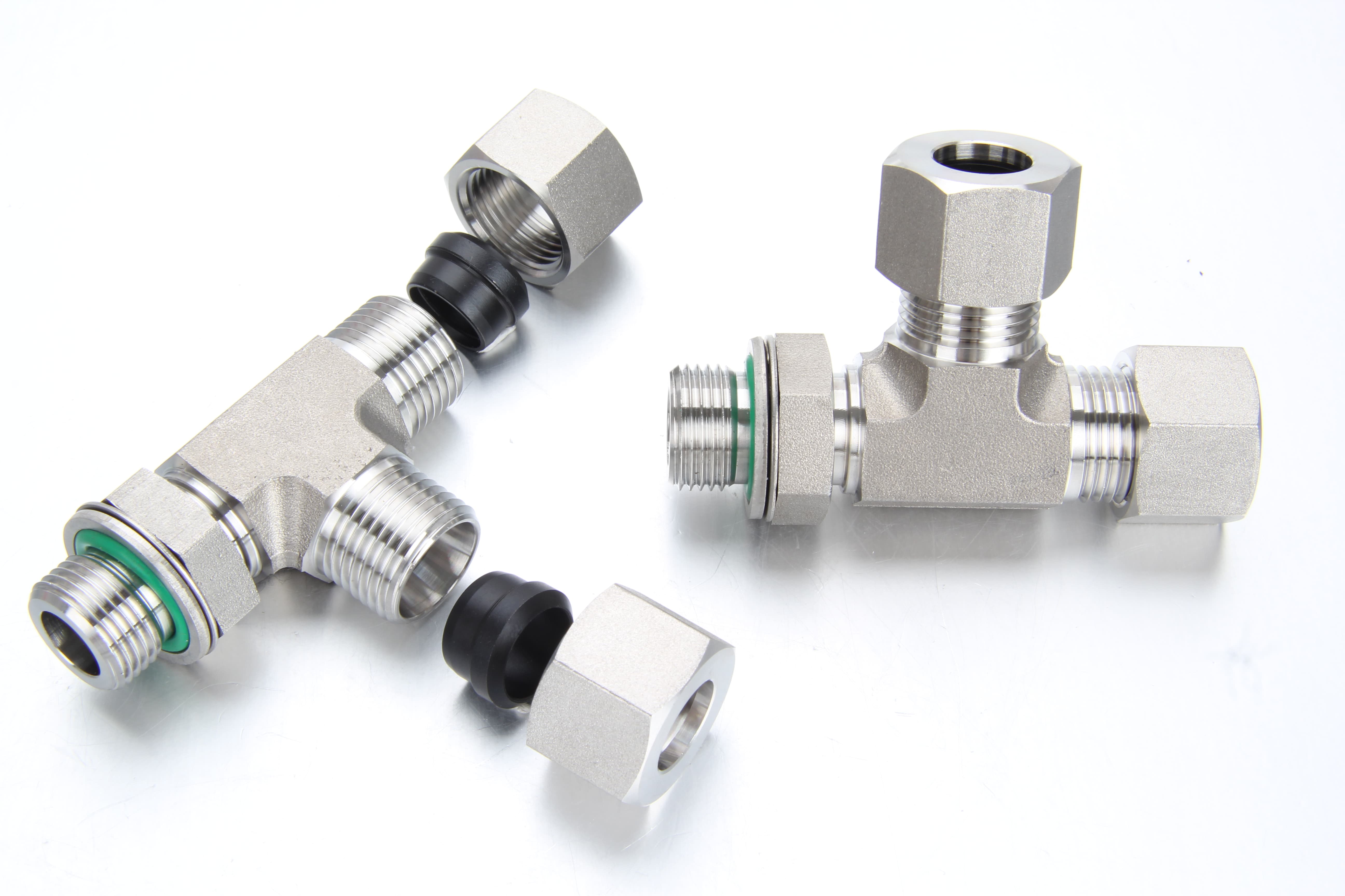 Heavy-duty S series DIN 2353 compression fittings designed for high pressure loads up to 630 bar.