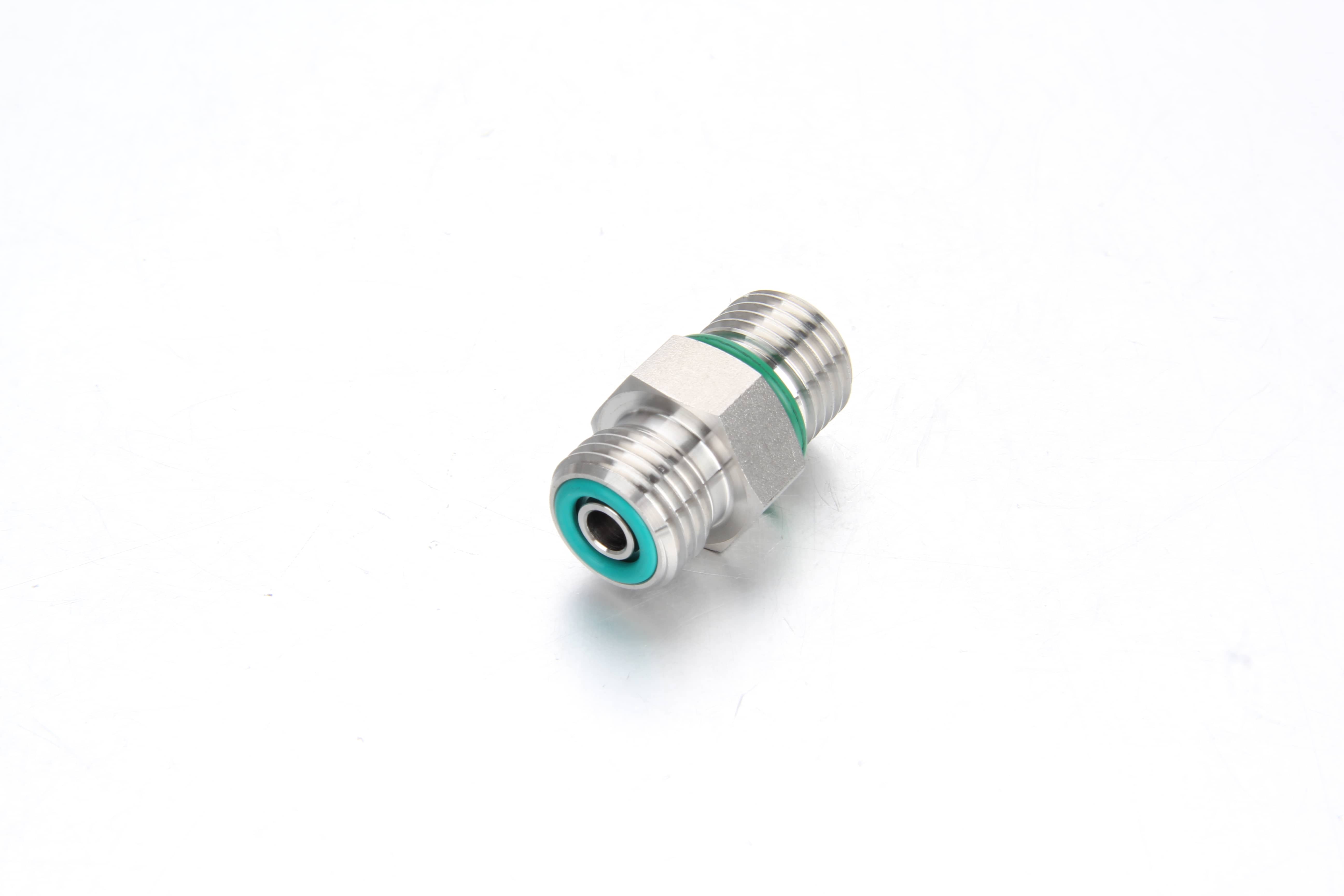 High pressure male O-ring face seal to male SAE ORB port adapter